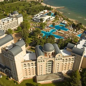 Dreams Sunny And Hotel