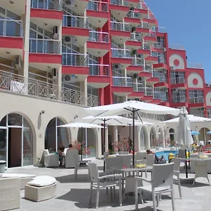 3* Hotel apartamentowy Rose Garden Omax